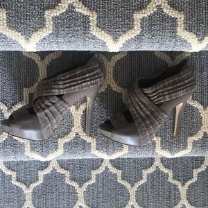 Aldo Shoes - Aldo Gray Heels Aldo Shoes - Aldo Gray Heels